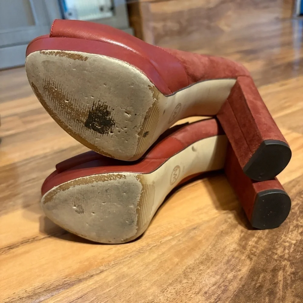 Michael Michael Kors Suede and Leather Thick Heel Pumps Size 8 - Picture 6 of 8